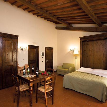 Agriturismo Antico Borgo Poggitazzi Лоро Чиуфена Стая снимка