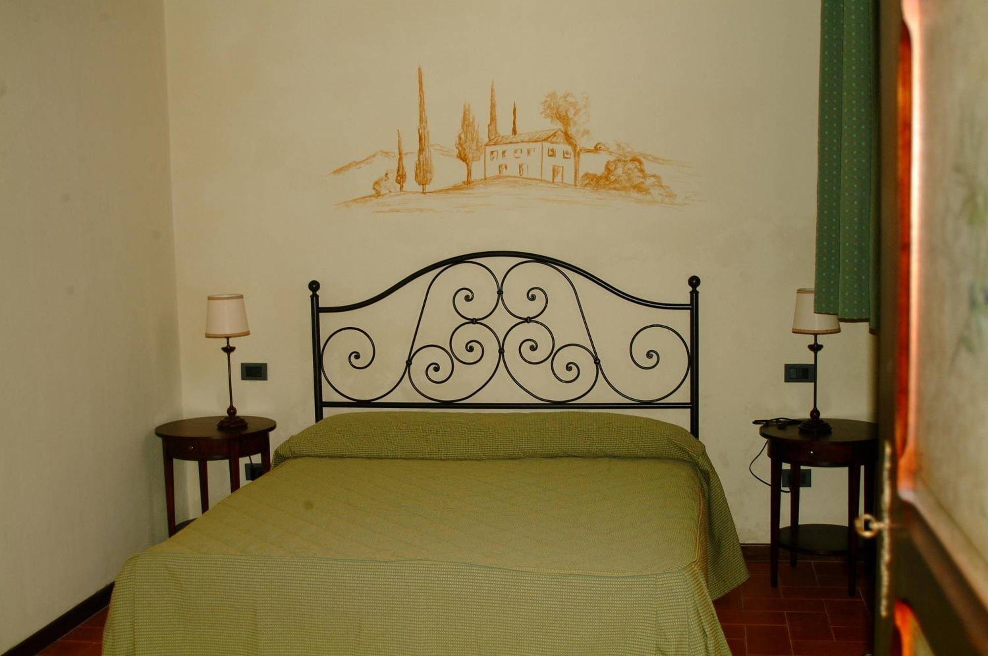 Agriturismo Antico Borgo Poggitazzi Лоро Чиуфена Стая снимка