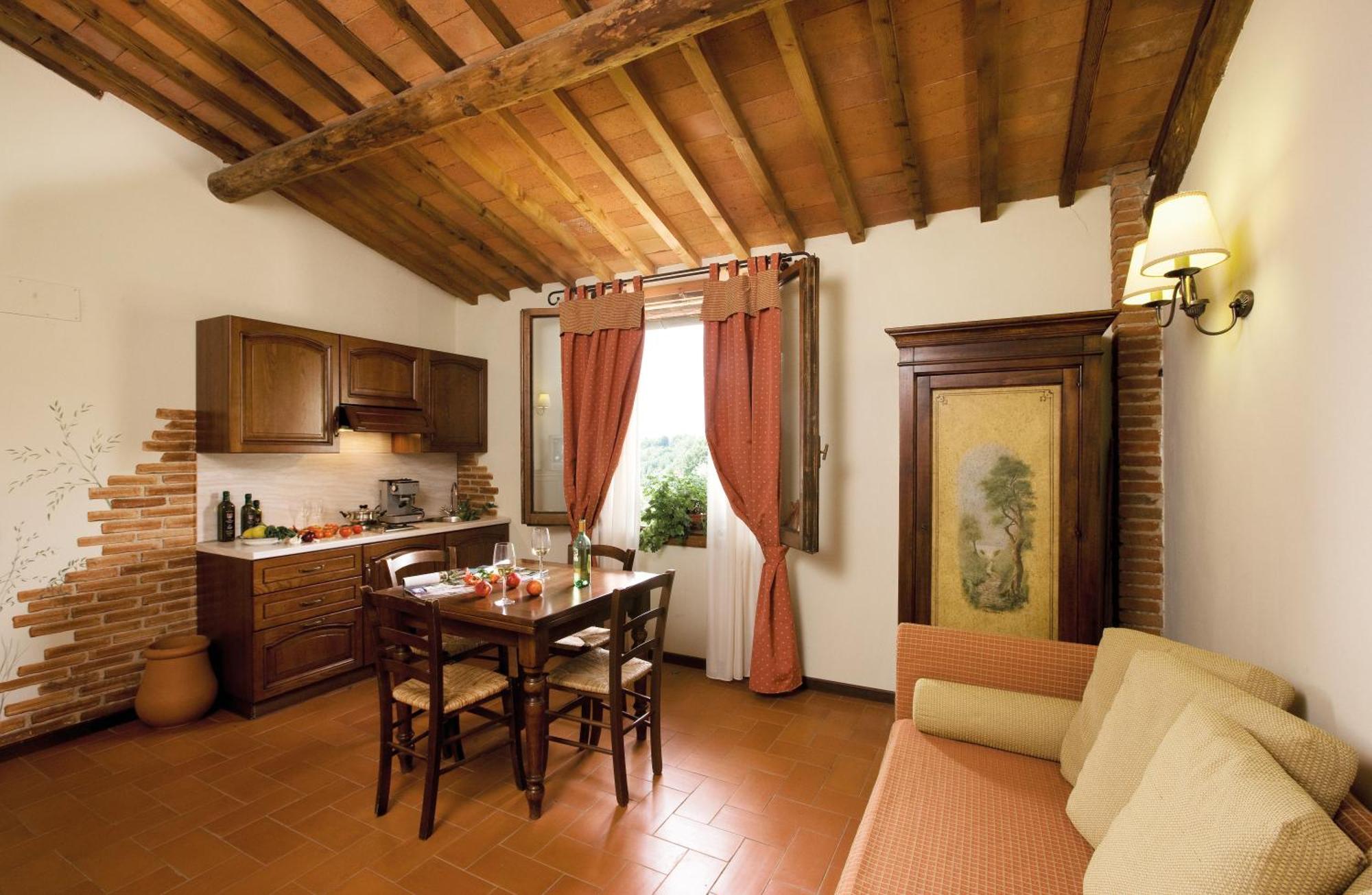 Agriturismo Antico Borgo Poggitazzi Лоро Чиуфена Стая снимка