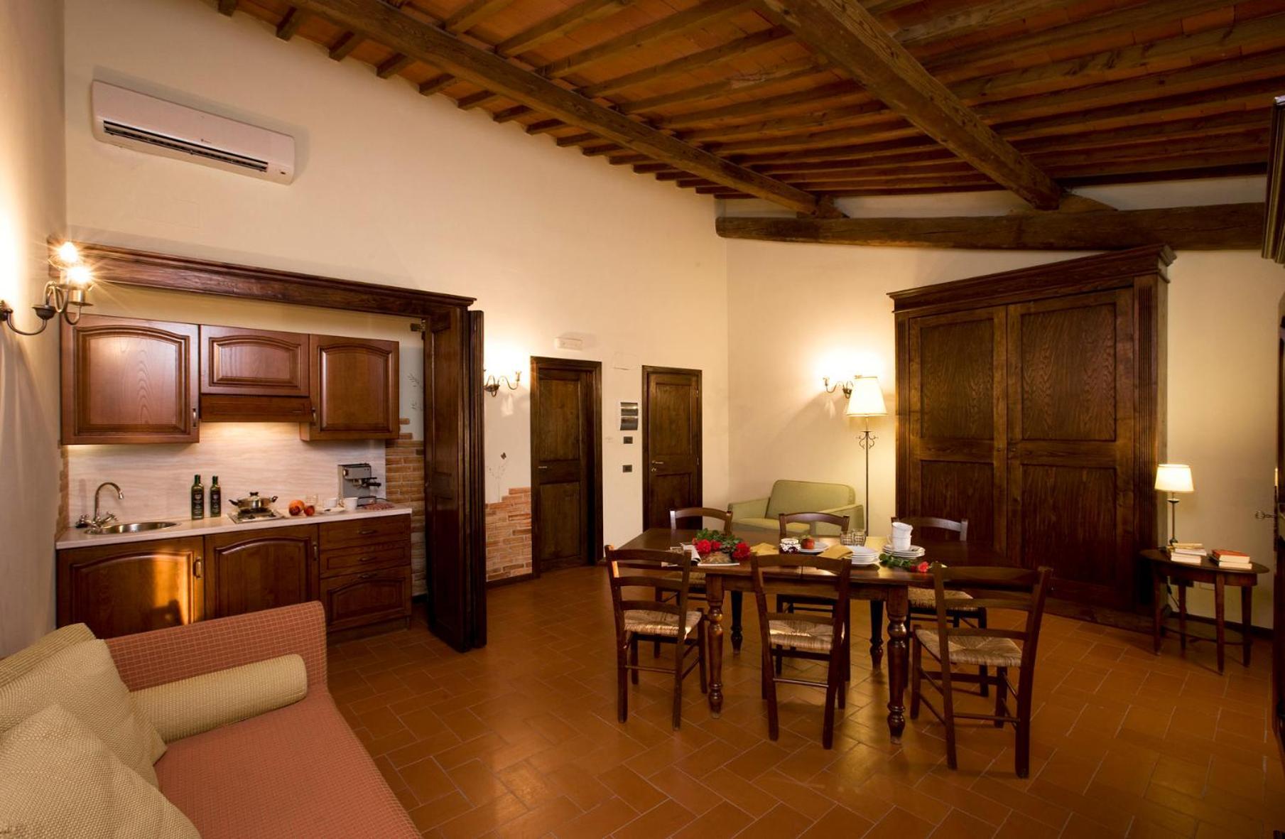Agriturismo Antico Borgo Poggitazzi Лоро Чиуфена Екстериор снимка