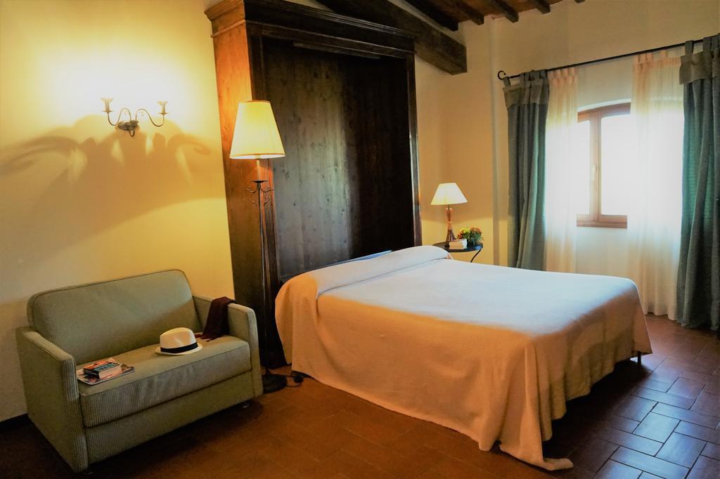 Agriturismo Antico Borgo Poggitazzi Лоро Чиуфена Екстериор снимка