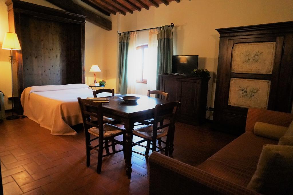 Agriturismo Antico Borgo Poggitazzi Лоро Чиуфена Екстериор снимка