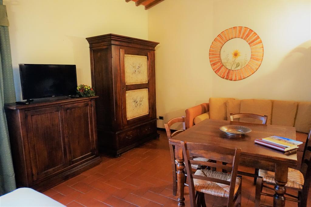 Agriturismo Antico Borgo Poggitazzi Лоро Чиуфена Екстериор снимка