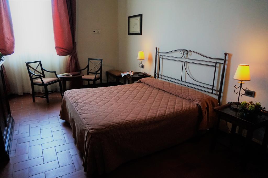 Agriturismo Antico Borgo Poggitazzi Лоро Чиуфена Екстериор снимка