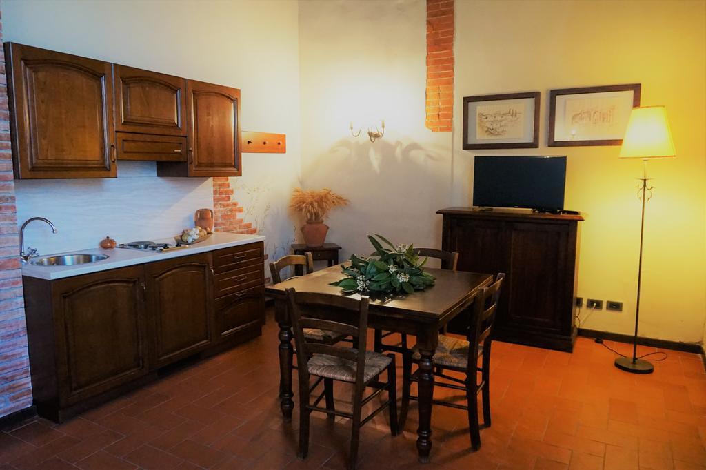 Agriturismo Antico Borgo Poggitazzi Лоро Чиуфена Екстериор снимка