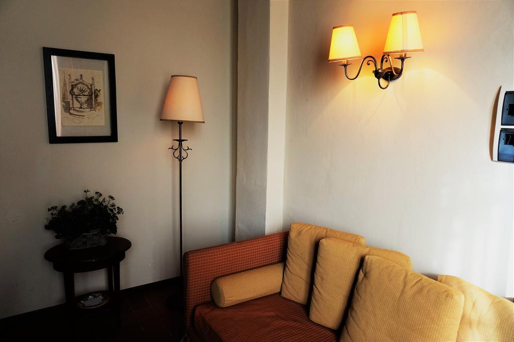 Agriturismo Antico Borgo Poggitazzi Лоро Чиуфена Екстериор снимка