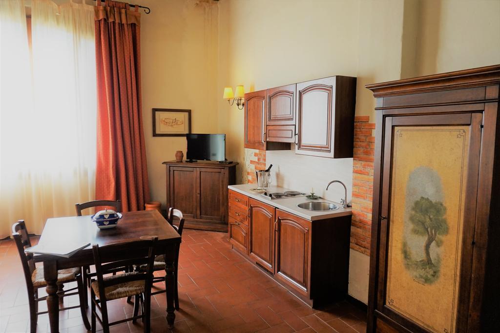 Agriturismo Antico Borgo Poggitazzi Лоро Чиуфена Екстериор снимка