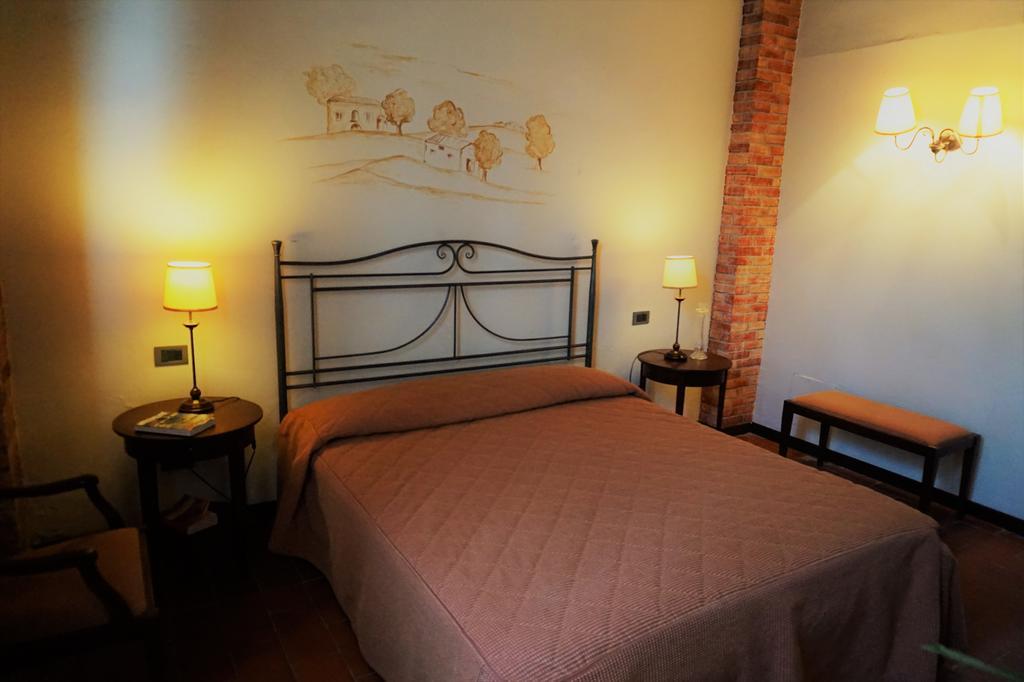 Agriturismo Antico Borgo Poggitazzi Лоро Чиуфена Екстериор снимка