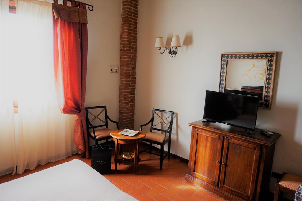 Agriturismo Antico Borgo Poggitazzi Лоро Чиуфена Екстериор снимка