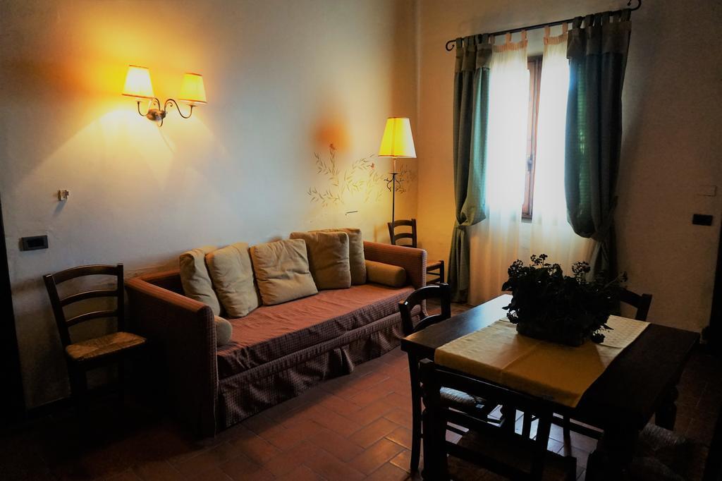 Agriturismo Antico Borgo Poggitazzi Лоро Чиуфена Екстериор снимка